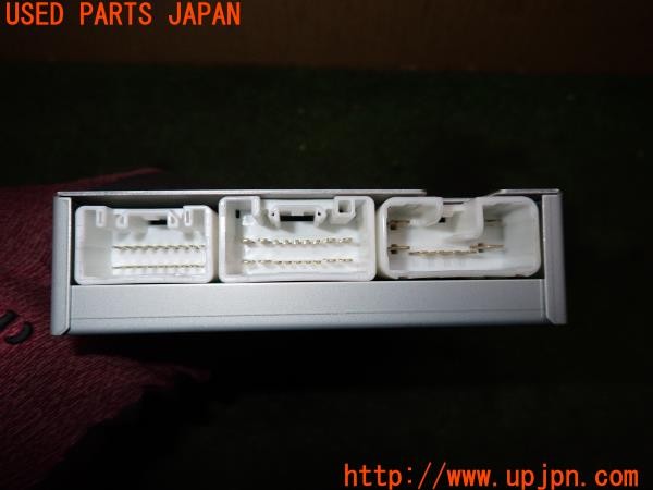 3UPJ=9237070526]セレナ XV(C28)チェアキャブ スロープタイプ 純正 28516 8A880 コンピューター 左オートステップ用? 福祉車両 中古_3