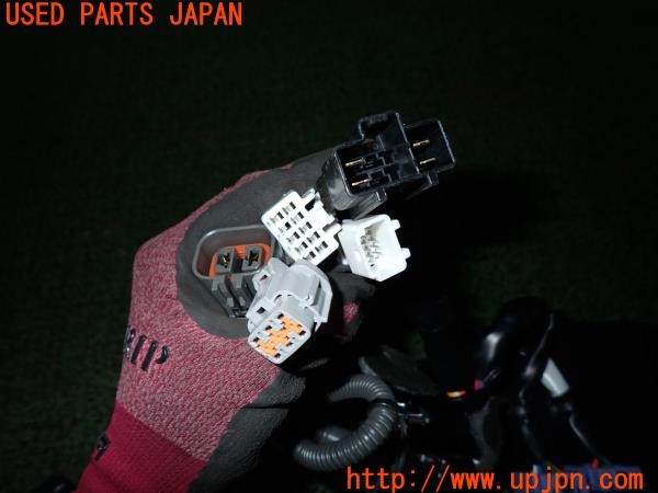 3UPJ=9237070611]セレナ XV(C28)チェアキャブ スロープタイプ 純正 車いす用シートベルト 車いす1名送迎仕様 6人(1名+5名)・8人乗 中古_4
