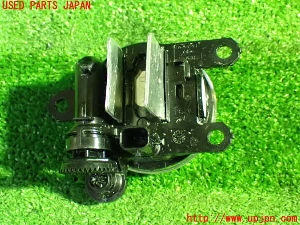 1UPJ-9237071182]セレナ(C28)左フォグ 中古_2