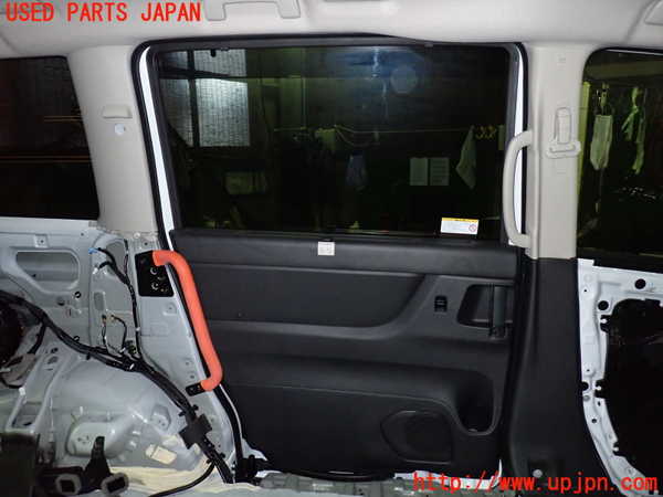 1UPJ-9237071320]セレナ(C28)左後ドア AGC M1235 中古_5