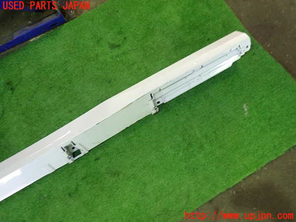 1UPJ-9237071390]セレナ(C28)右サイドステップ 中古_2