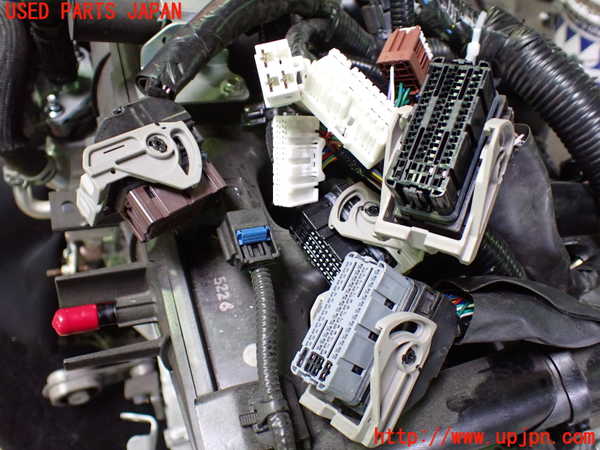 1UPJ-9237072010]セレナ(C28)エンジン MR20DD  中古_3