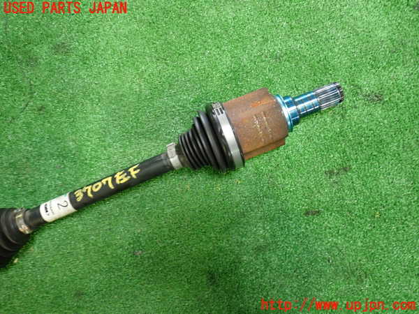 1UPJ-9237074015]セレナ(C28)左フロントドライブシャフト 中古_2
