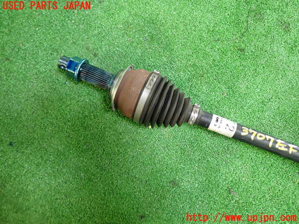 1UPJ-9237074015]セレナ(C28)左フロントドライブシャフト 中古_3
