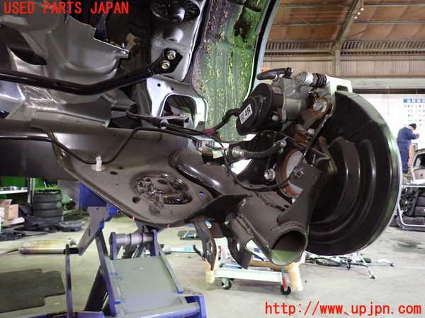 1UPJ-9237075380]セレナ(C28)リアアクスルビーム 中古_3