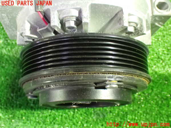 1UPJ-9237076025]セレナ(C28)エアコンコンプレッサー 中古_2