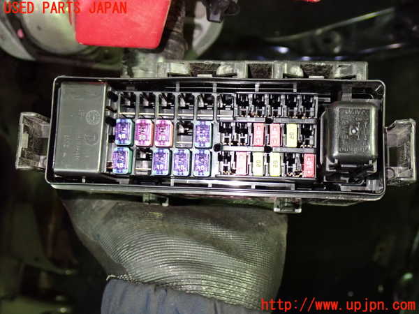 1UPJ-9237076743]セレナ(C28)ヒューズボックス3 中古_2