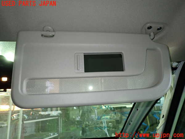 1UPJ-9237077625]セレナ(C28)室内サンバイザー右側 中古_3