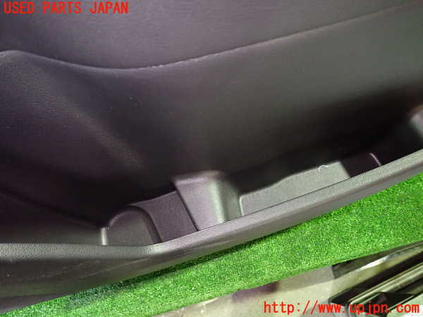 1UPJ-9237071234]セレナ(C28)右前ドア内張り 中古_3