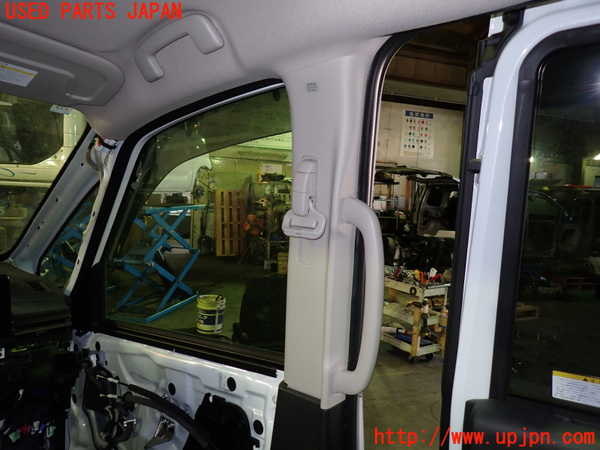 1UPJ-9237077665]セレナ(C28)右センターピラートリム 中古_2