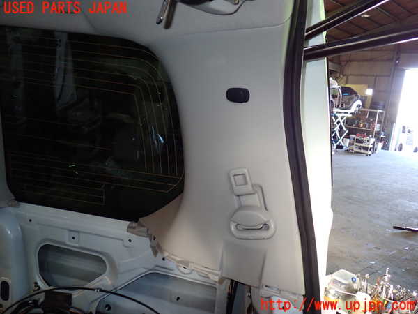 1UPJ-9237077675]セレナ(C28)右リアピラートリム 中古_3