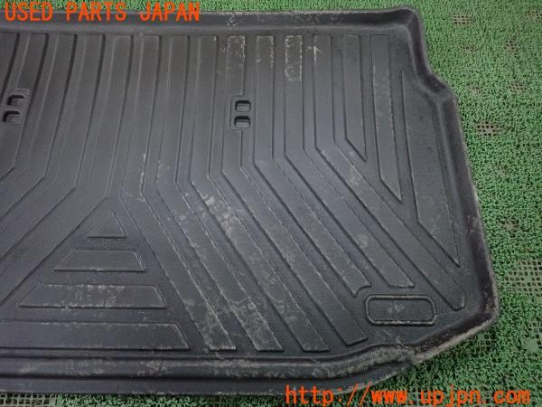 3UPJ=9237090634]ジムニー(JB64W 1型)社外 ラゲッジマット 中古_3
