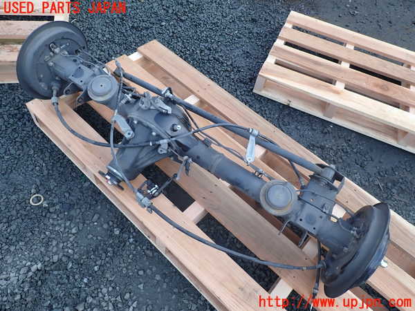 1UPJ-9237094400]ジムニー(JB64W)リアデフホーシング 中古_2