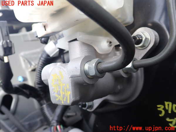 1UPJ-9237094050]ジムニー(JB64W)ブレーキマスターシリンダー 中古_2