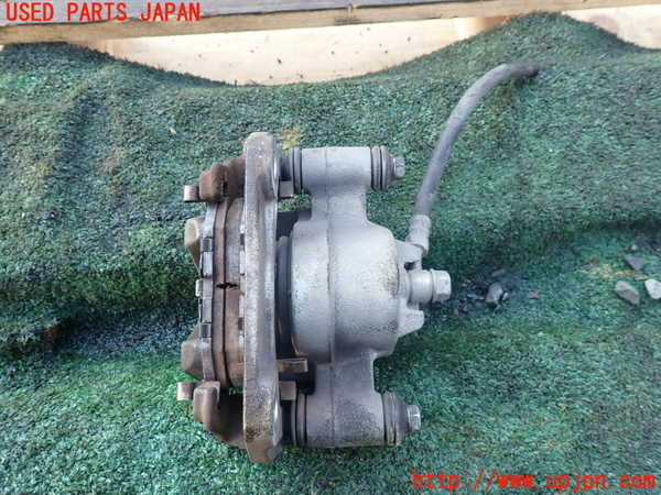 1UPJ-9237094080]ジムニー(JB64W)右フロントキャリパー 中古_2