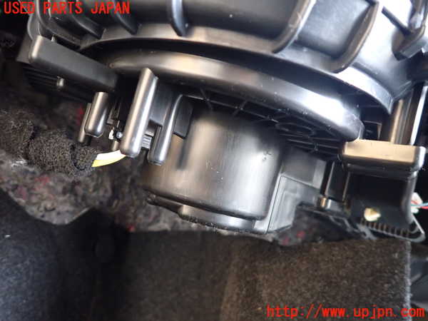 1UPJ-9237096081]ジムニー(JB64W)エバポレーター1 中古_3