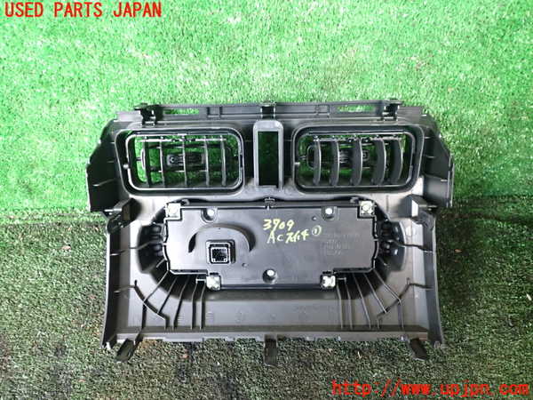 1UPJ-9237096066]ジムニー(JB64W)エアコンスイッチ1 中古_3