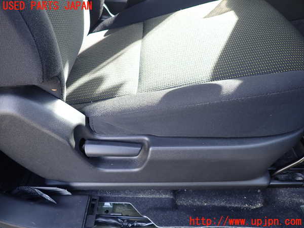 1UPJ-9237097035]ジムニー(JB64W)運転席シート 中古_4
