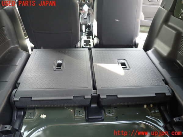 1UPJ-9237097385]ジムニー(JB64W)リアシート 中古_4