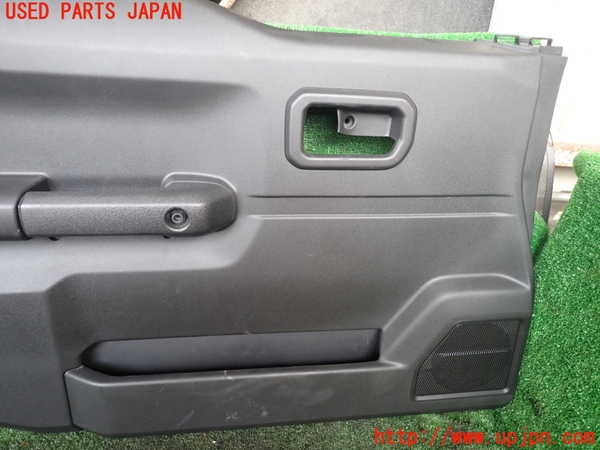 1UPJ-9237091264]ジムニー(JB64W)左ドア内張り 中古_2