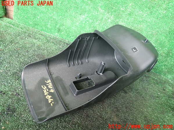 1UPJ-9237097905]ジムニー(JB64W)コラムカバー 中古_3
