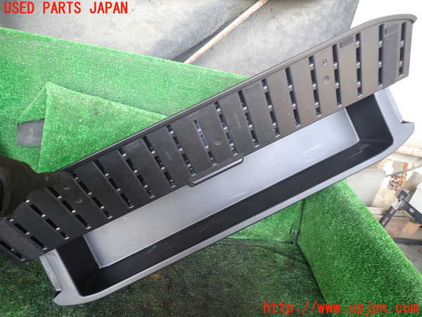1UPJ-9237097771]ジムニー(JB64W)ラゲッジトレイ1(トレイ1枚) 中古_2