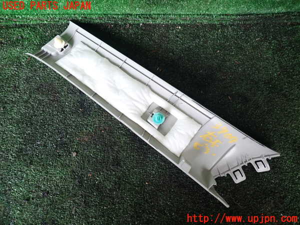 1UPJ-9237097655]ジムニー(JB64W)右フロントピラートリム 中古_2