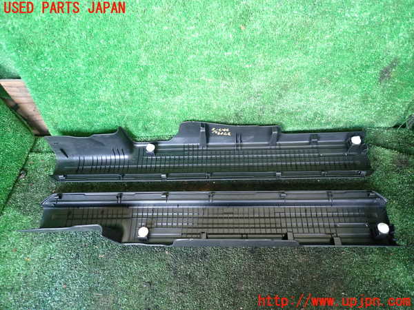 1UPJ-9237097740]ジムニー(JB64W)スカッフプレート 中古_2