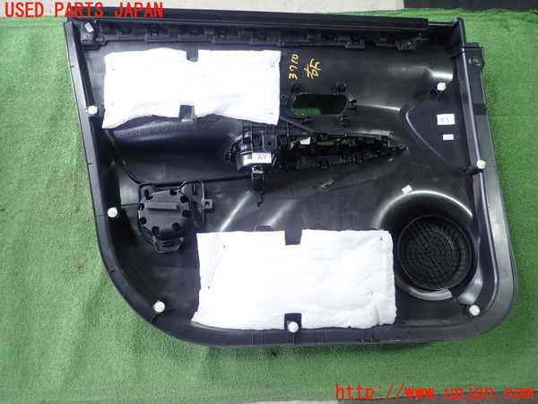 1UPJ-9237101234]キックス(P15)右前ドア内張り 中古_3