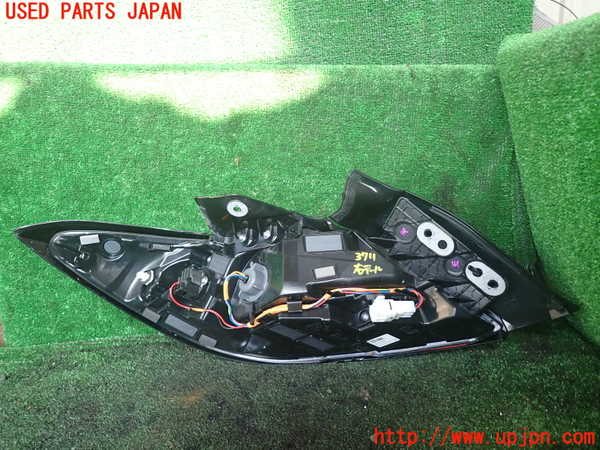 1UPJ-9237111530]GR86(BRZ)(ZN8)右テールランプ 中古_2