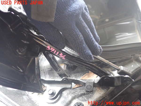 1UPJ-9237111513]GR86(BRZ)(ZN8)トランクヒンジ1 中古_2