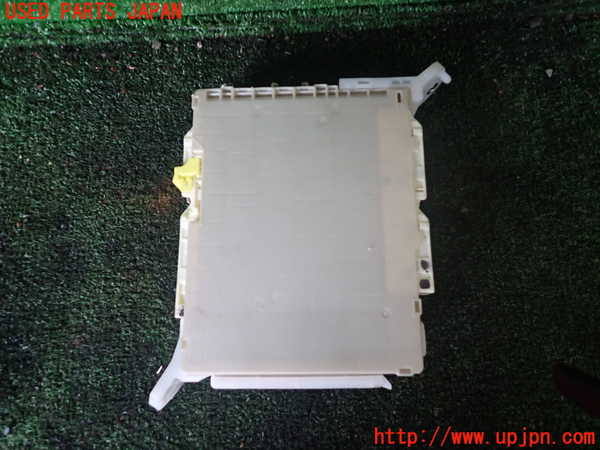 1UPJ-9237116741]GR86(BRZ)(ZN8)ヒューズボックス1(室内助手席側) 中古_2