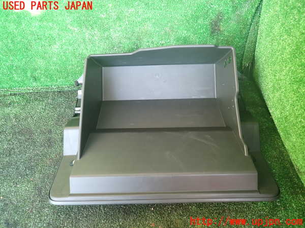 1UPJ-9237117516]GR86(BRZ)(ZN8)グローブボックス1 中古_3