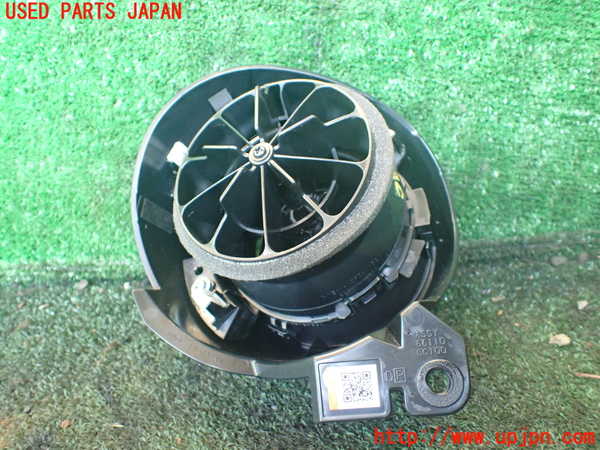 1UPJ-9237117527]GR86(BRZ)(ZN8)エアコン吹き出し口2(右) 中古_2