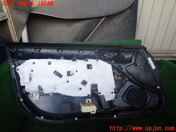 1UPJ-9237111234]GR86(BRZ)(ZN8)右ドア内張り 中古_4
