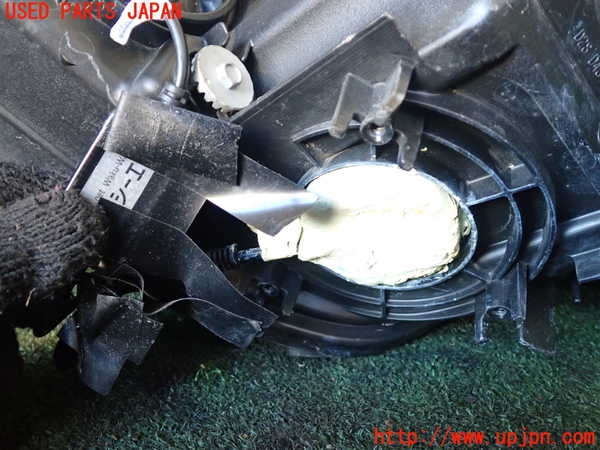 1UPJ-9237121130]パジェロ(V98W)右ヘッドライト HID ジャンク_5