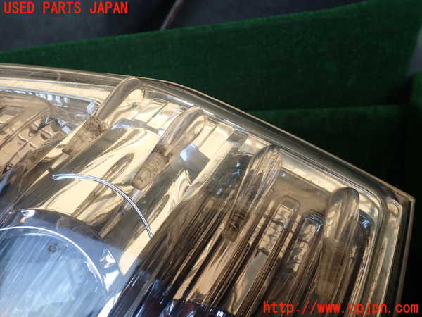 1UPJ-9237121530]パジェロ(V98W)右テールランプ 中古_2