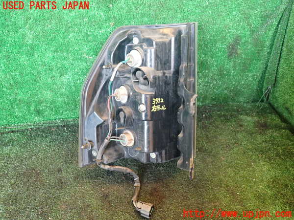 1UPJ-9237121530]パジェロ(V98W)右テールランプ 中古_3