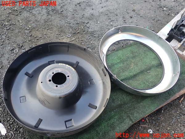 1UPJ-9237121705]パジェロ(V98W)スペアタイヤカバー 中古_3