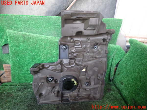 1UPJ-9237122160]パジェロ(V98W)エンジンアッパーカバー 中古_3