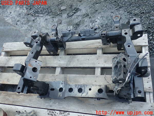 1UPJ-9237125285]パジェロ(V98W)フロントメンバー 中古_4