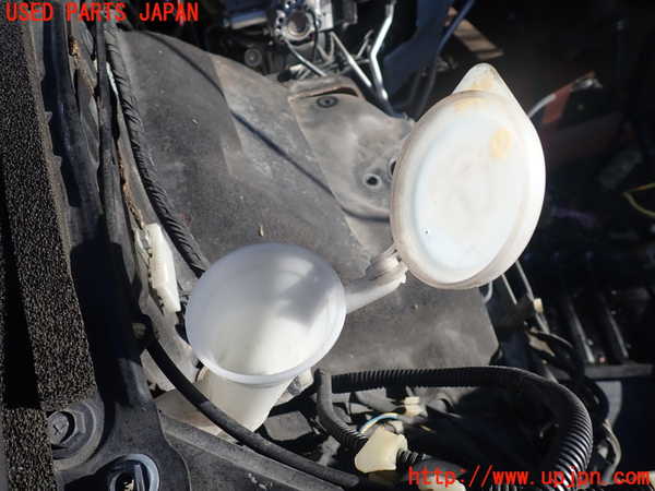 1UPJ-9237126791]パジェロ(V98W)ウォッシャータンク1 中古_2