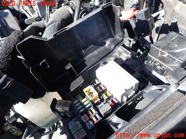 1UPJ-9237126742]パジェロ(V98W)ヒューズボックス2(EGルーム内助手席側) 中古_2