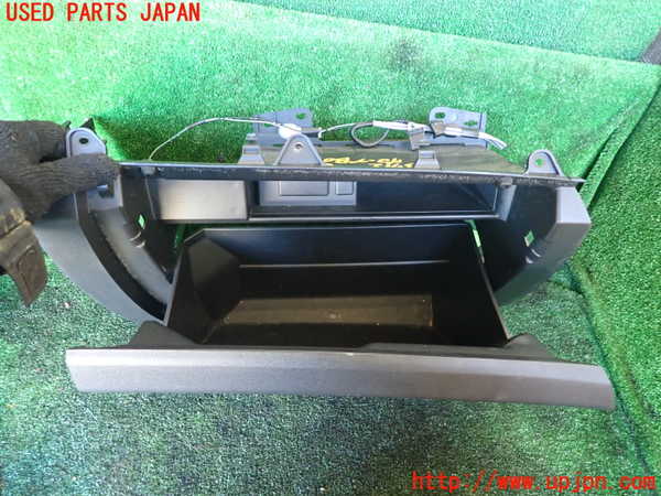 1UPJ-9237127516]パジェロ(V98W)グローブボックス1 中古_3