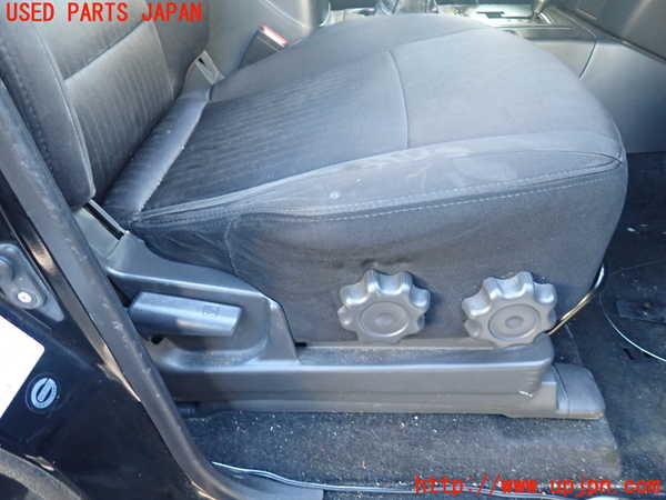 1UPJ-9237127035]パジェロ(V98W)運転席シート 中古_4