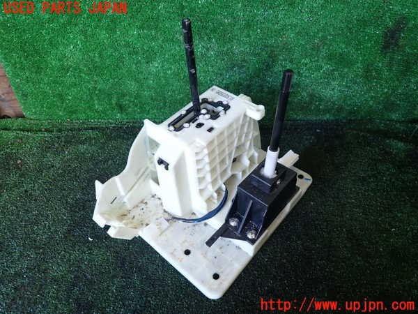 1UPJ-9237127555]パジェロ(V98W)ATシフトレバー 中古_2