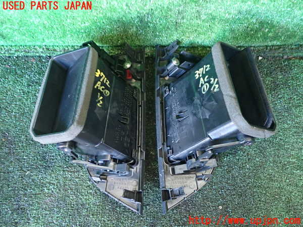 1UPJ-9237127526]パジェロ(V98W)エアコン吹き出し口1(真中) 中古_2