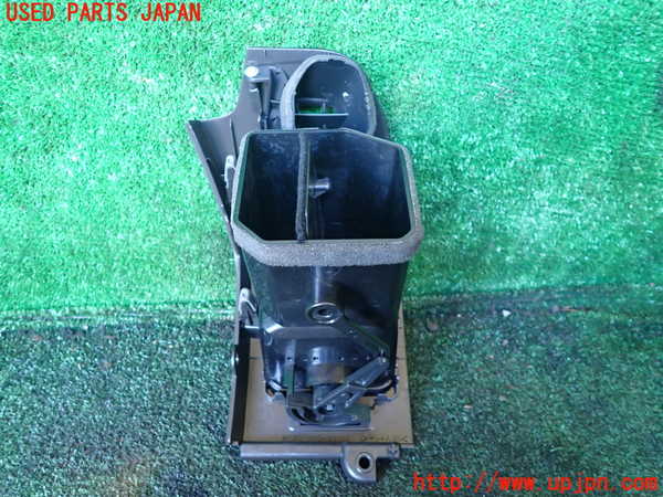1UPJ-9237127527]パジェロ(V98W)エアコン吹き出し口2(右) 中古_2