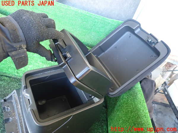 1UPJ-9237127540]パジェロ(V98W)センターコンソール 中古_2