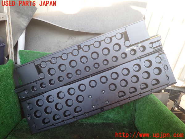 1UPJ-9237127771]パジェロ(V98W)ラゲッジトレイ1 中古_2